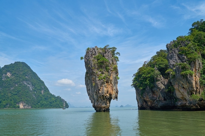 Escape to Bangkok: Unbeatable Flight and Hotel Deals Await!